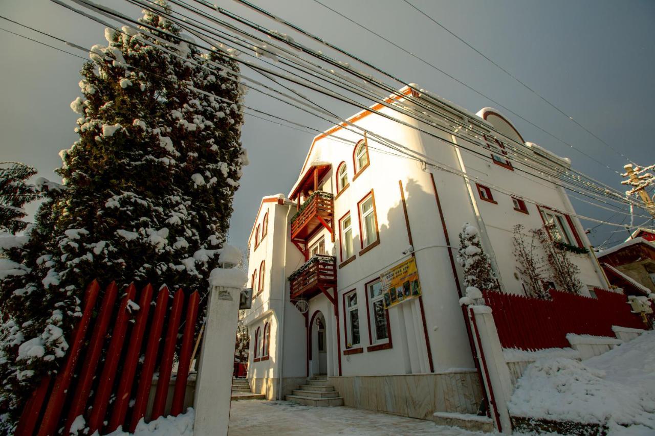 Pensiunea Nicolas Sinaia Exterior photo